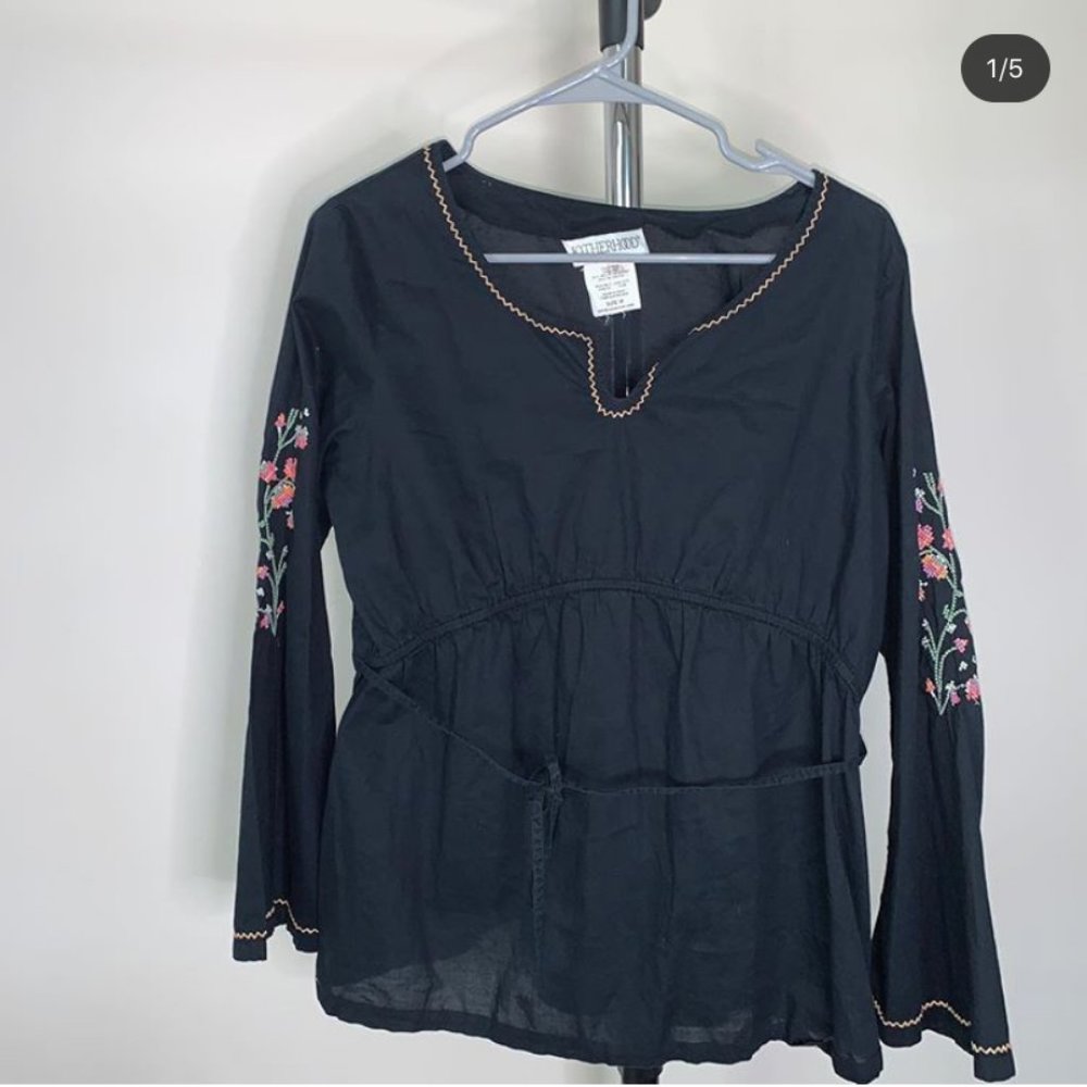 Motherhood flower embroidery shirt